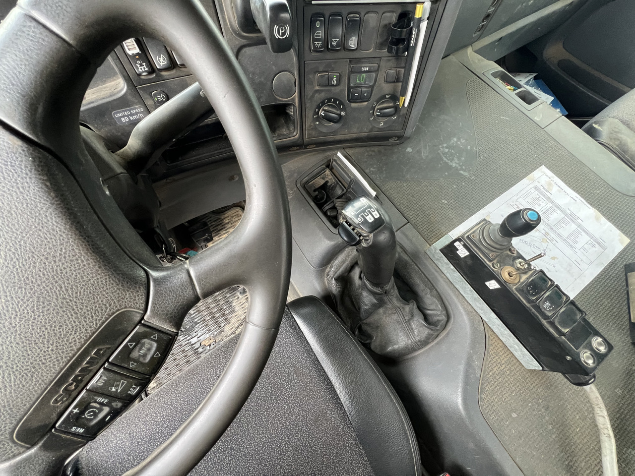 SCANIA 8x4 - Multibasculante camión: foto 5 SCANIA 8x4 - Multibasculante camión: foto 5