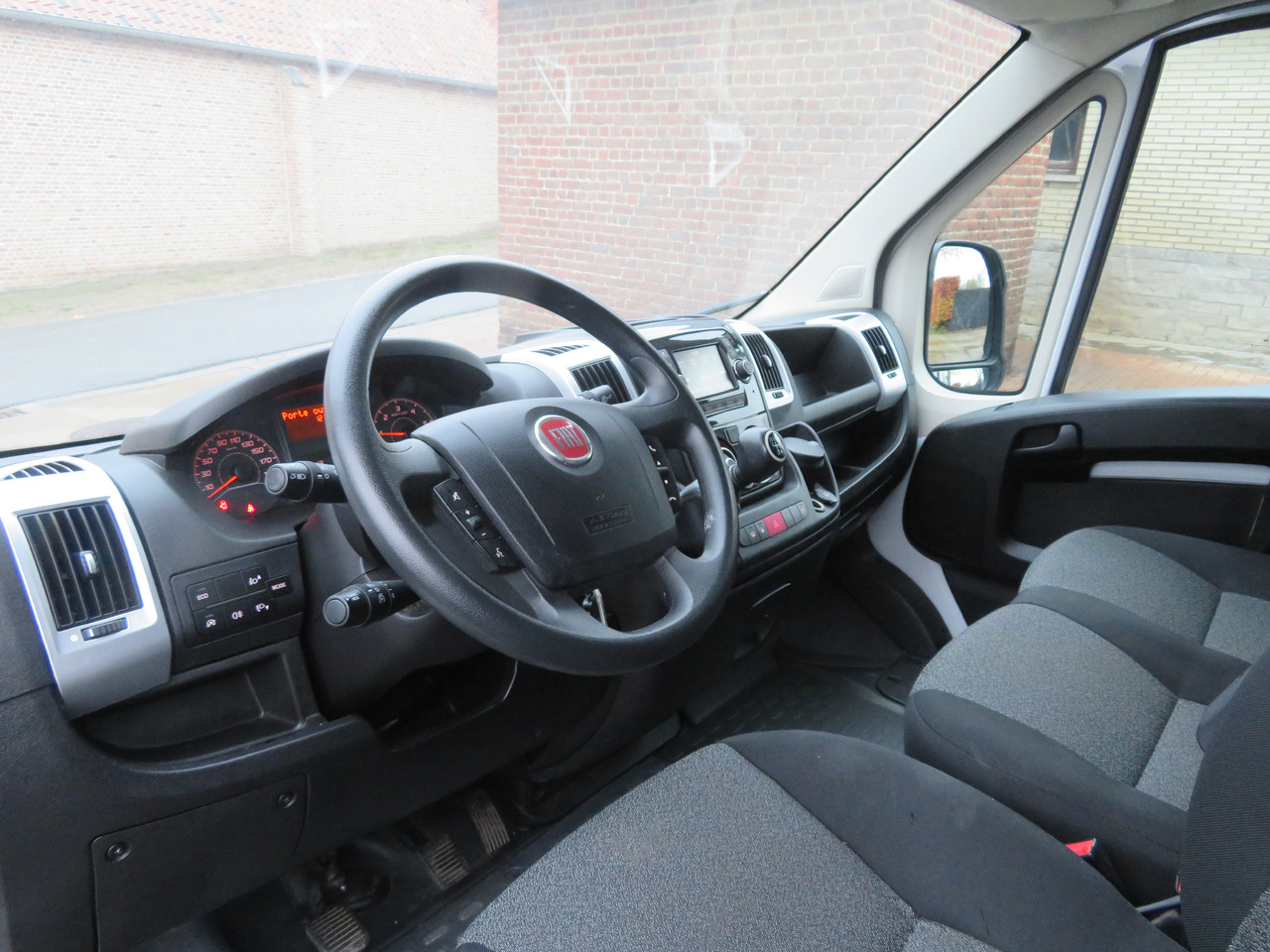 Furgoneta pequeña Fiat Ducato 2.3 Multijet - L2H2: foto 11 Furgoneta pequeña Fiat Ducato 2.3 Multijet - L2H2: foto 11