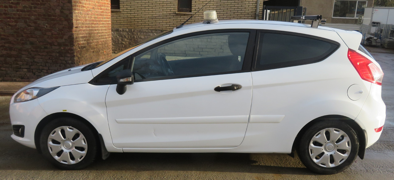 Ford Fiësta Van 1.5 - Furgoneta pequeña: foto 4 Ford Fiësta Van 1.5 - Furgoneta pequeña: foto 4