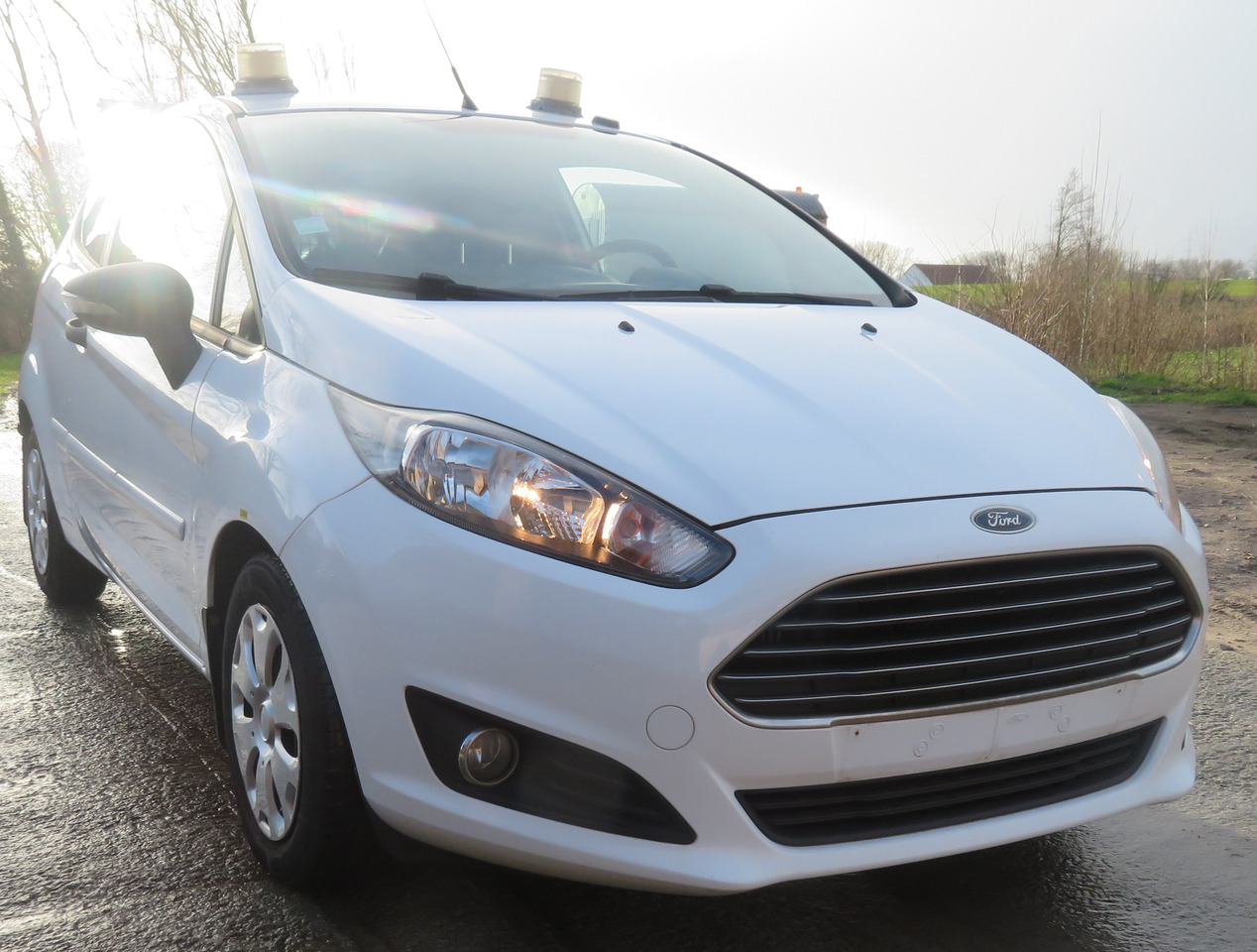 Ford Fiësta Van 1.5 - Furgoneta pequeña: foto 1 Ford Fiësta Van 1.5 - Furgoneta pequeña: foto 1