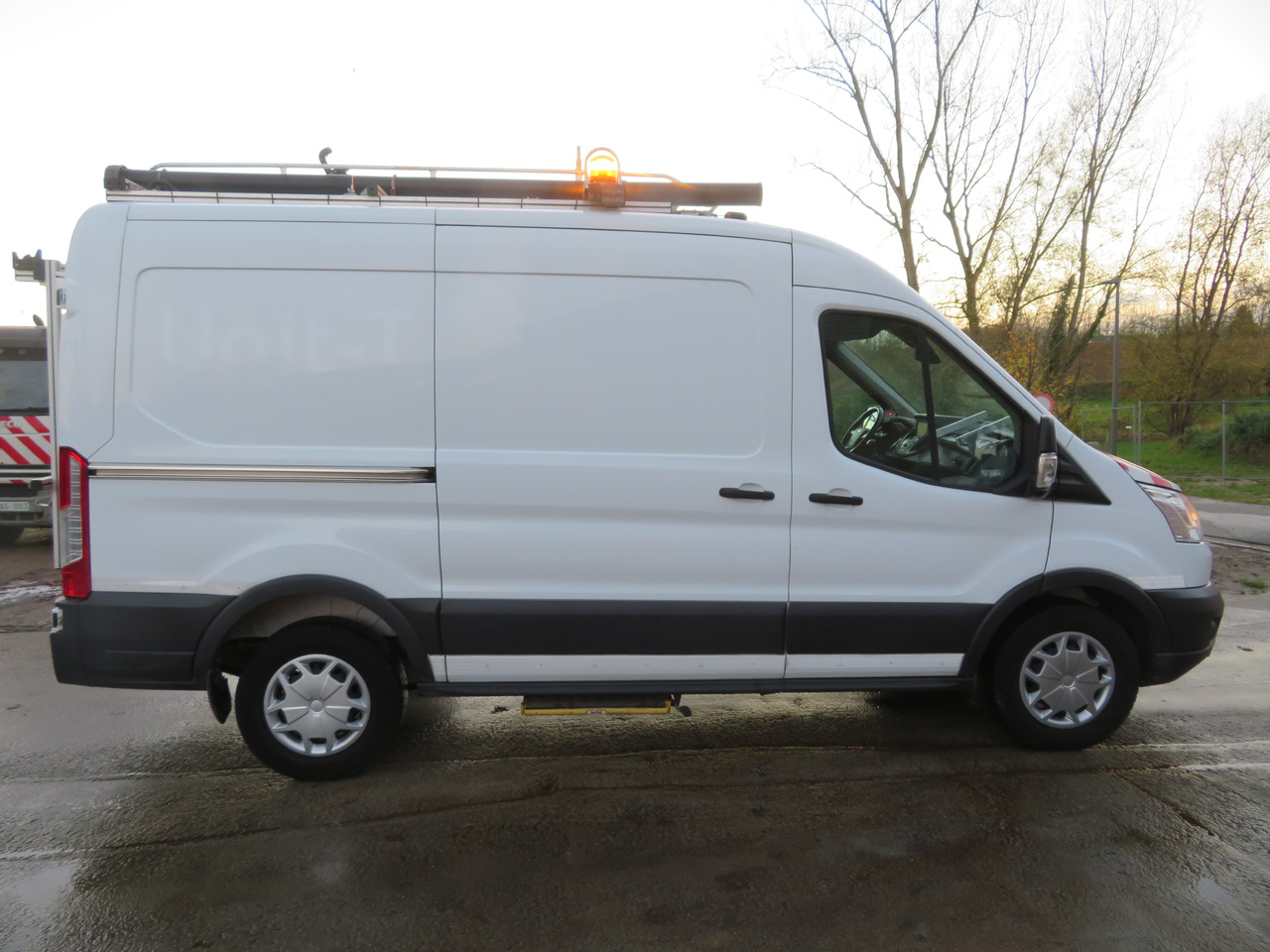 Furgón Ford Transit 2.0TDCi - L2H2: foto 8 Furgón Ford Transit 2.0TDCi - L2H2: foto 8