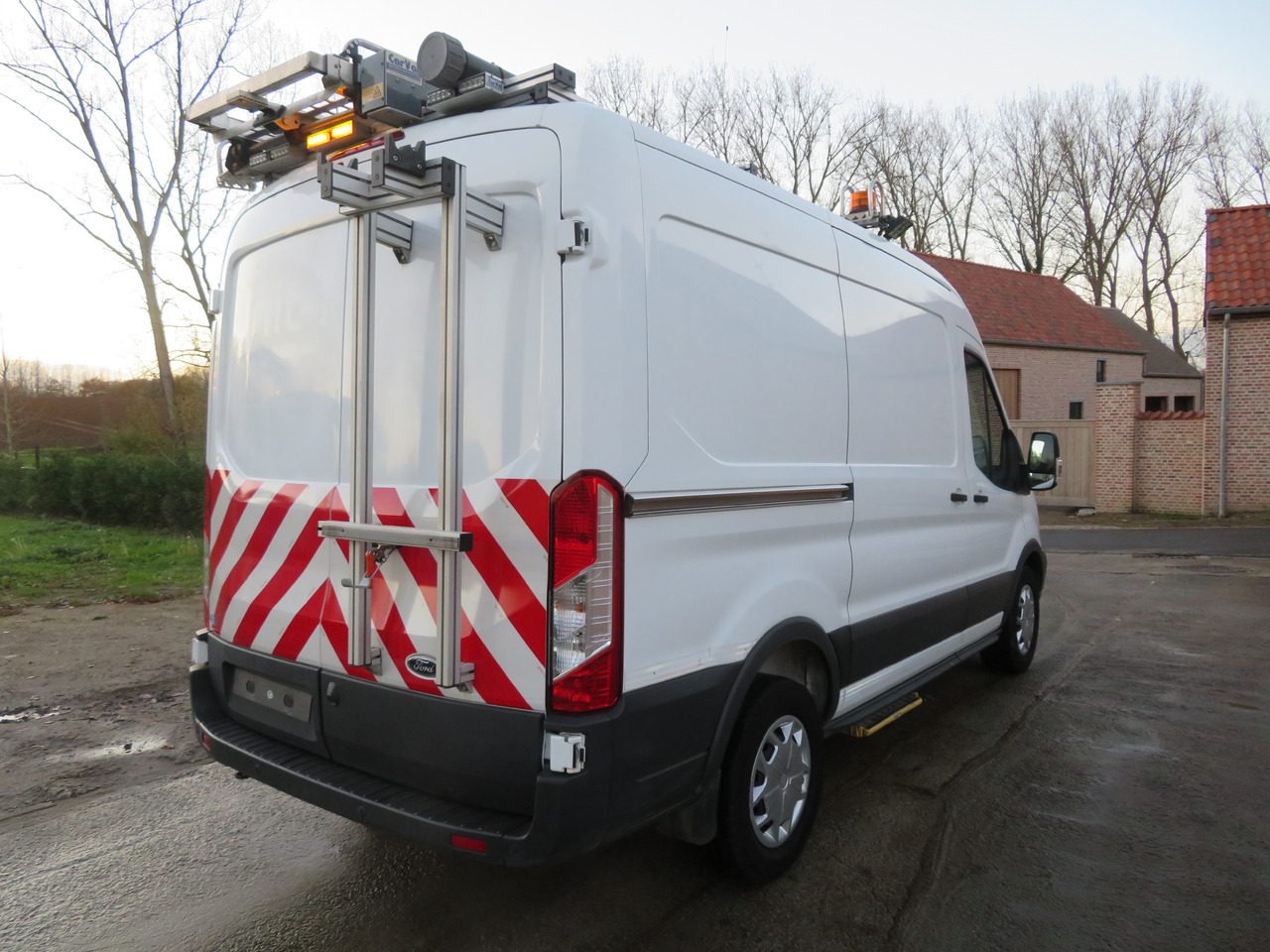 Furgón Ford Transit 2.0TDCi - L2H2: foto 7 Furgón Ford Transit 2.0TDCi - L2H2: foto 7