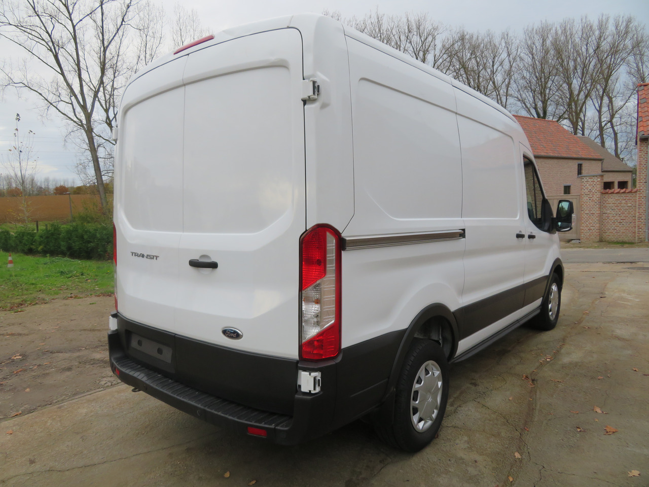 Furgón Ford Transit 2.0TDCi TREND - L2H2: foto 7