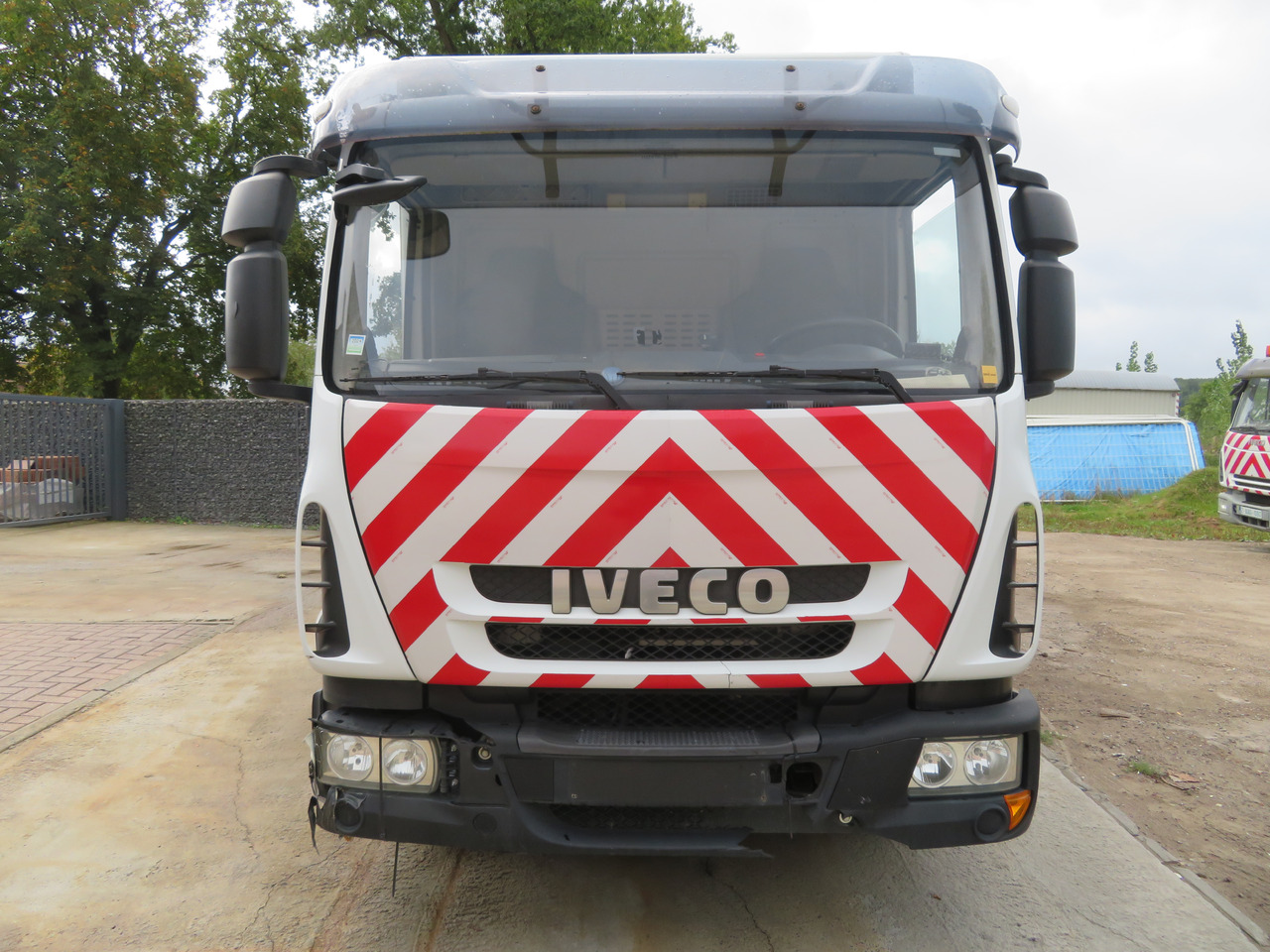 Iveco Eurocargo ML90E18 Bakwagen - Camión caja cerrada: foto 2 Iveco Eurocargo ML90E18 Bakwagen - Camión caja cerrada: foto 2