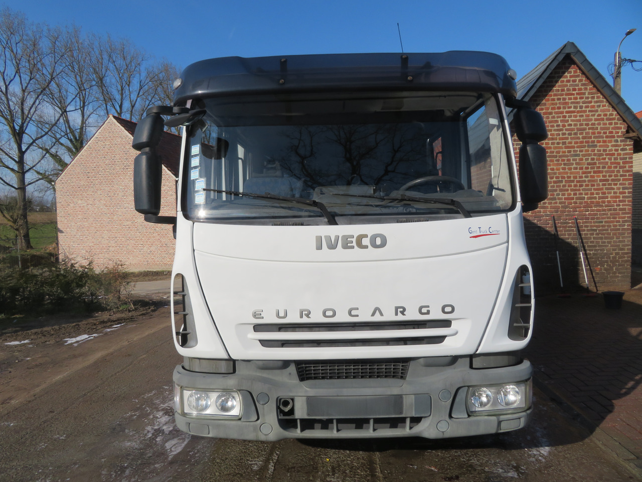 Iveco Eurocargo ML90E18 - Camión caja cerrada: foto 2 Iveco Eurocargo ML90E18 - Camión caja cerrada: foto 2