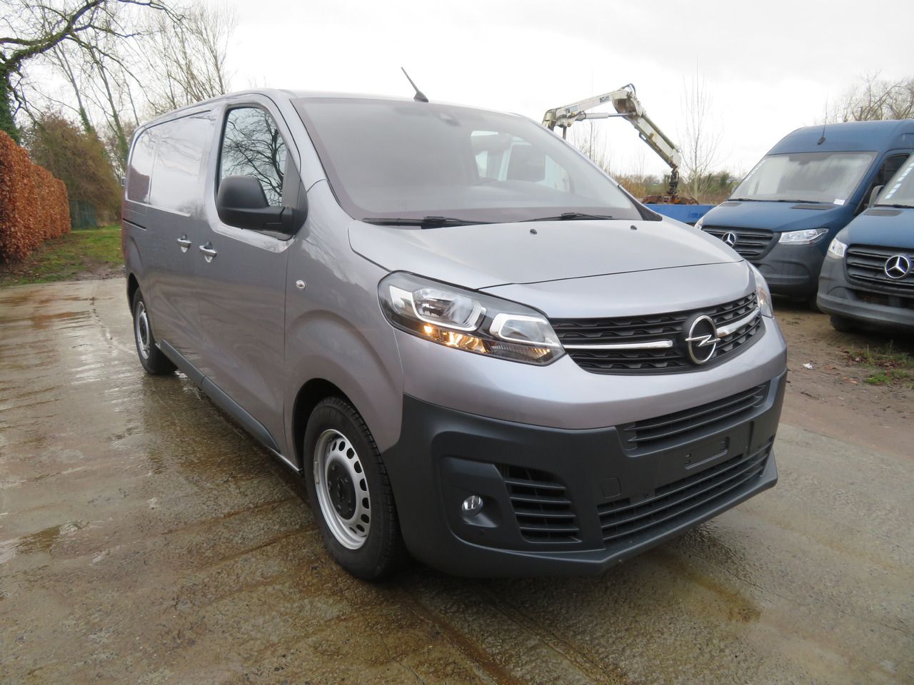 Opel Vivaro 2.0 Turbo Edition - Furgoneta pequeña: foto 1 Opel Vivaro 2.0 Turbo Edition - Furgoneta pequeña: foto 1