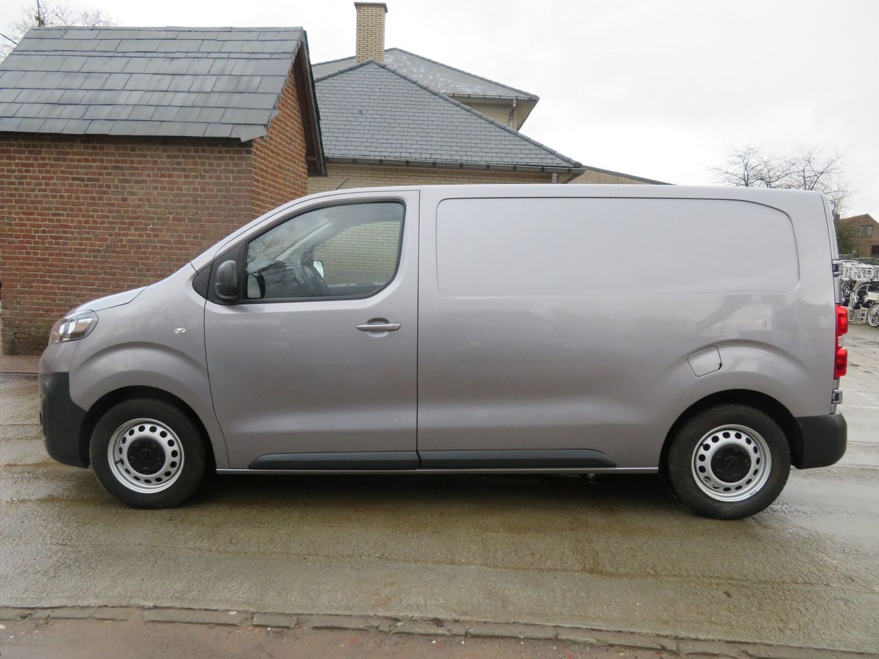Opel Vivaro 2.0 Turbo Edition - Furgoneta pequeña: foto 4 Opel Vivaro 2.0 Turbo Edition - Furgoneta pequeña: foto 4