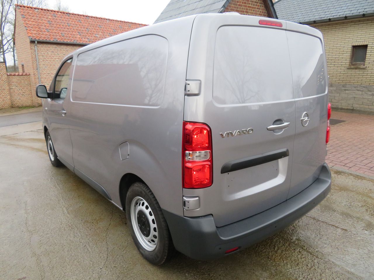 Opel Vivaro 2.0 Turbo Edition - Furgoneta pequeña: foto 5 Opel Vivaro 2.0 Turbo Edition - Furgoneta pequeña: foto 5