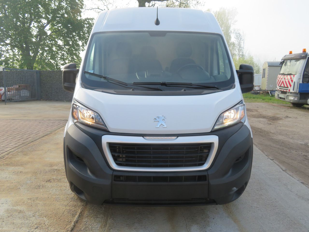 Peugeot Boxer 2.2 - L2H2 - Furgón: foto 2 Peugeot Boxer 2.2 - L2H2 - Furgón: foto 2