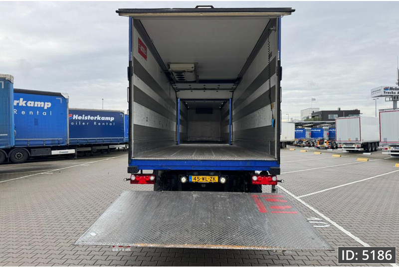 Mercedes-Benz Antos 2736 Day Cab, Euro 6, + Schmitz / Durchladbar / Carrier / 92m3 - Frigorífico camión: foto 5 Mercedes-Benz Antos 2736 Day Cab, Euro 6, + Schmitz / Durchladbar / Carrier / 92m3 - Frigorífico camión: foto 5