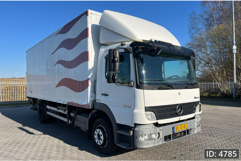 Mercedes-Benz Atego 1318 Day Cab, Euro 5, BDF / EPS automatic / DHOLLANDIA 2000KG - Portacontenedore/ Intercambiable camión: foto 4 Mercedes-Benz Atego 1318 Day Cab, Euro 5, BDF / EPS automatic / DHOLLANDIA 2000KG - Portacontenedore/ Intercambiable camión: foto 4