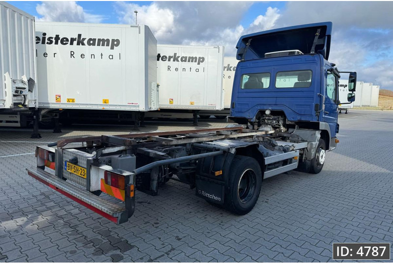 Mercedes-Benz Atego 816 Day Cab, Euro 5, BDF / EPS automatic / standklima / Hydraulic system - Portacontenedore/ Intercambiable camión: foto 5 Mercedes-Benz Atego 816 Day Cab, Euro 5, BDF / EPS automatic / standklima / Hydraulic system - Portacontenedore/ Intercambiable camión: foto 5