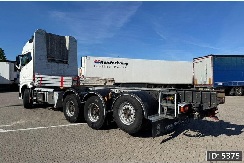 Volvo FH16 750 Globetrotter XL, Euro 6, 8x4 / Hydraulics / Timber truck - Camión forestal: foto 3 Volvo FH16 750 Globetrotter XL, Euro 6, 8x4 / Hydraulics / Timber truck - Camión forestal: foto 3