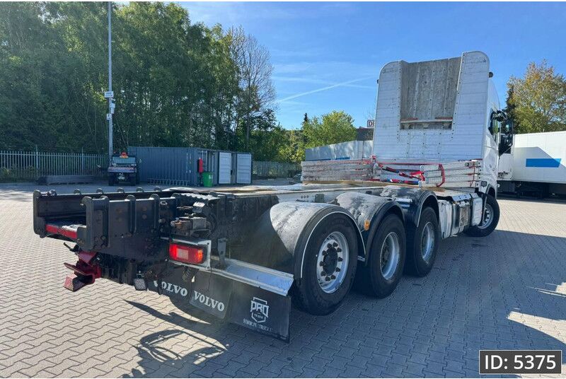 Volvo FH16 750 Globetrotter XL, Euro 6, 8x4 / Hydraulics / Timber truck - Camión forestal: foto 5 Volvo FH16 750 Globetrotter XL, Euro 6, 8x4 / Hydraulics / Timber truck - Camión forestal: foto 5