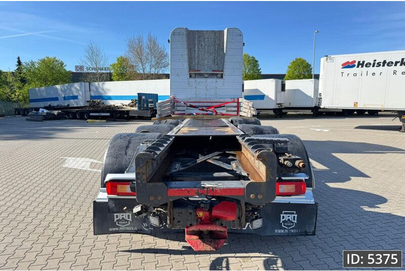 Volvo FH16 750 Globetrotter XL, Euro 6, 8x4 / Hydraulics / Timber truck - Camión forestal: foto 4 Volvo FH16 750 Globetrotter XL, Euro 6, 8x4 / Hydraulics / Timber truck - Camión forestal: foto 4