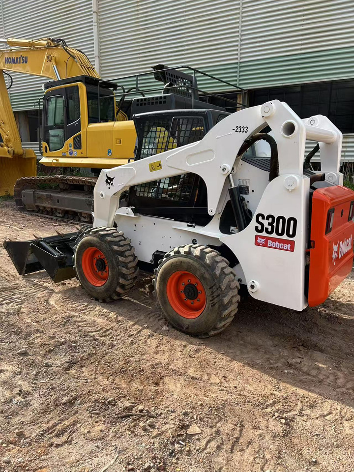BOBCAT S300 - Minicargadora: foto 1 BOBCAT S300 - Minicargadora: foto 1