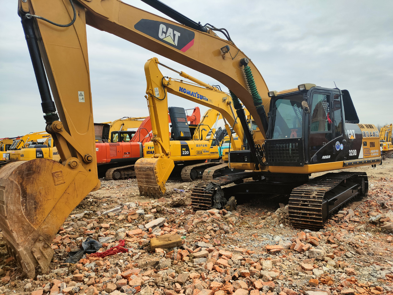 CATERPILLAR 320D - Excavadora de cadenas: foto 1 CATERPILLAR 320D - Excavadora de cadenas: foto 1