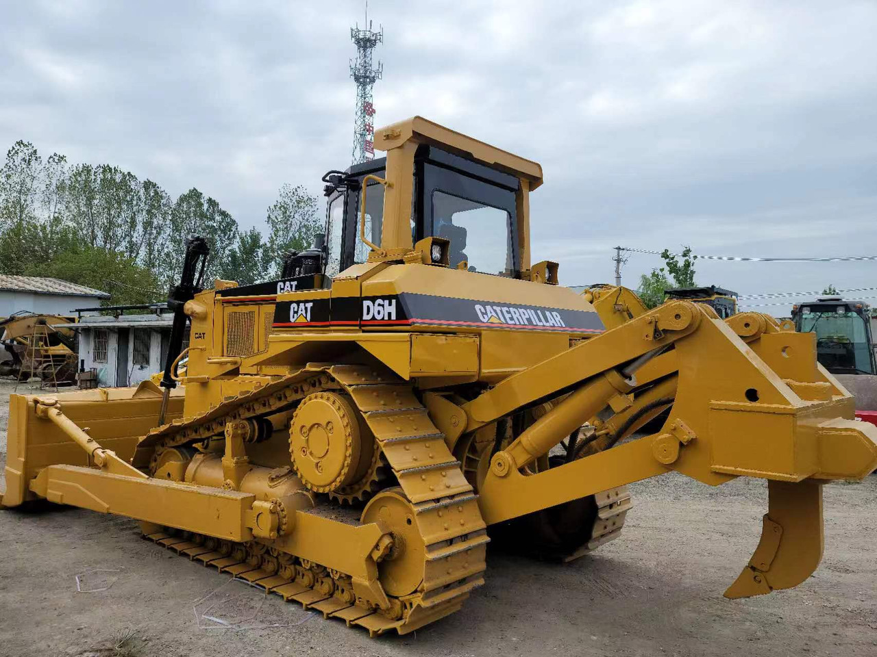 CATERPILLAR D6H - Bulldozer: foto 4 CATERPILLAR D6H - Bulldozer: foto 4