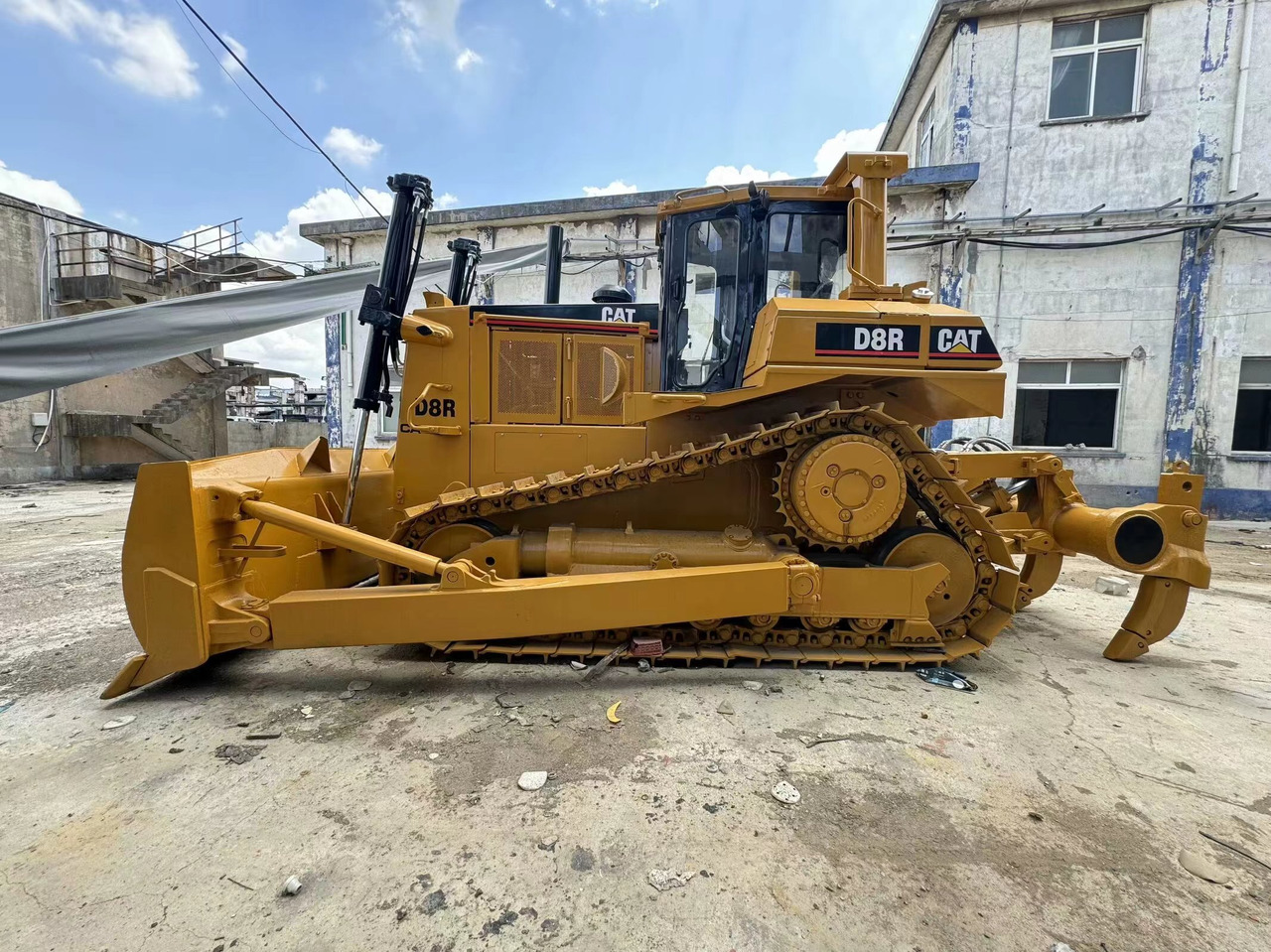 CATERPILLAR D8R Bulldozer Click for Discount - Bulldozer: foto 1 CATERPILLAR D8R Bulldozer Click for Discount - Bulldozer: foto 1
