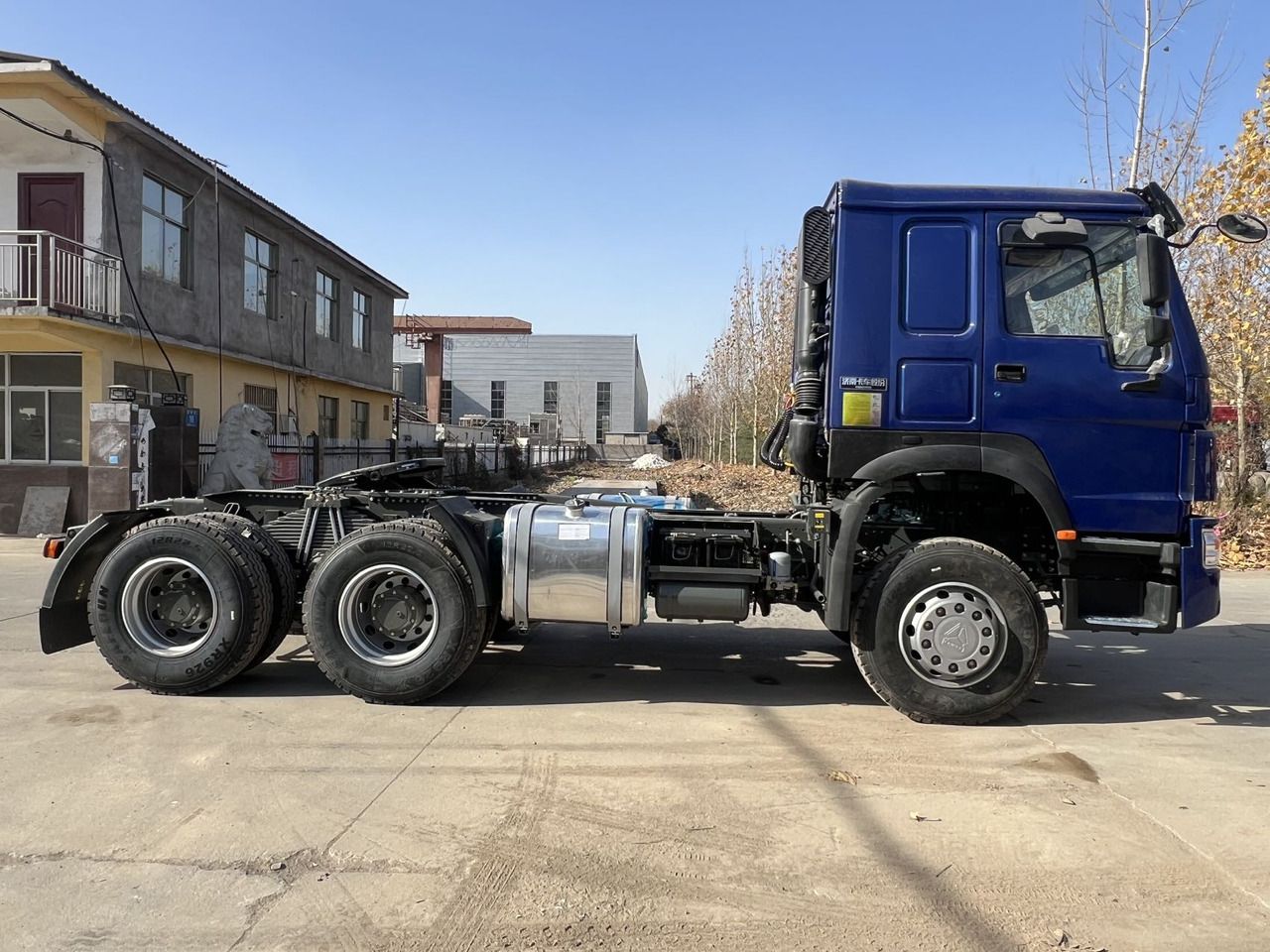 HOWO 6x4 Tractor Brand New Click for Discount - Cabeza tractora: foto 2 HOWO 6x4 Tractor Brand New Click for Discount - Cabeza tractora: foto 2