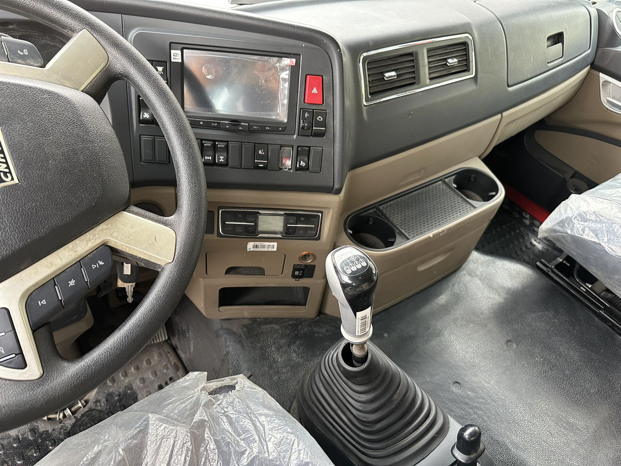 HOWO Haohan N7W 6✖4 - Cabeza tractora: foto 5 HOWO Haohan N7W 6✖4 - Cabeza tractora: foto 5