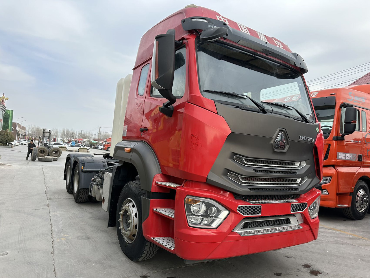 HOWO Haohan N7W 6✖4 - Cabeza tractora: foto 2 HOWO Haohan N7W 6✖4 - Cabeza tractora: foto 2