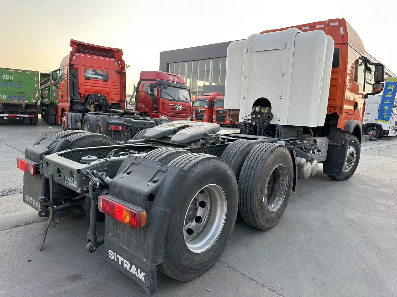 HOWO TX400 Truck Unit Click Here for Discount - Cabeza tractora: foto 3 HOWO TX400 Truck Unit Click Here for Discount - Cabeza tractora: foto 3