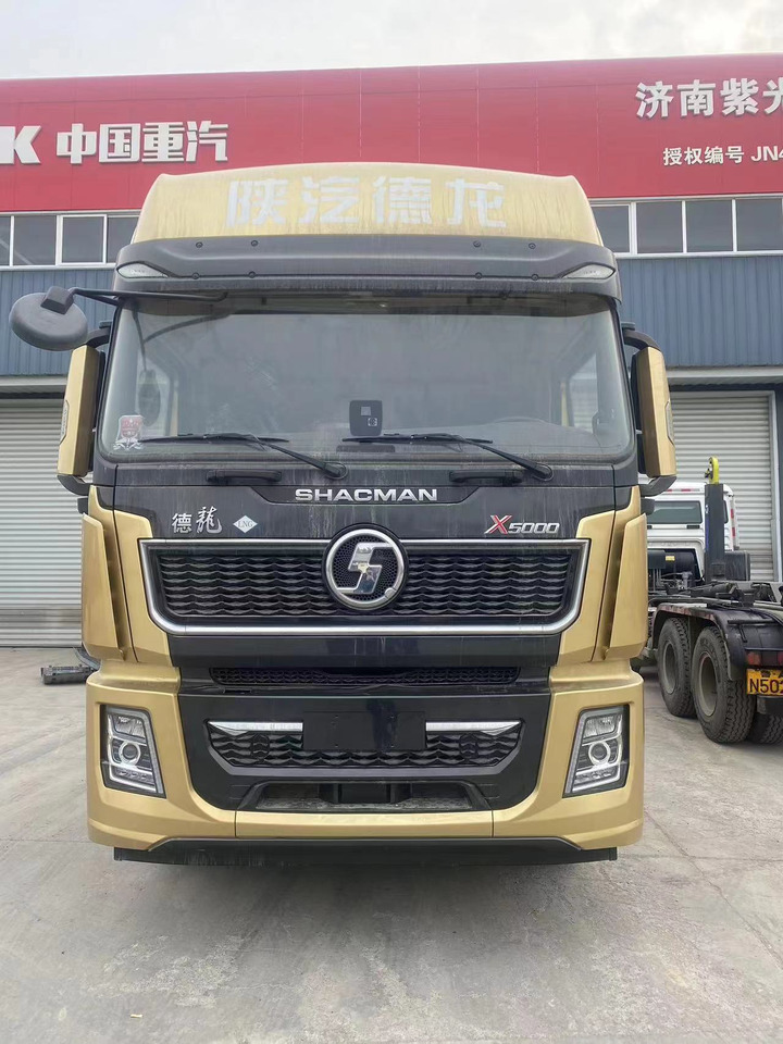 SINOTRUK Delong X5000 4X2 Atomatic Tractor Unit - Cabeza tractora: foto 2 SINOTRUK Delong X5000 4X2 Atomatic Tractor Unit - Cabeza tractora: foto 2