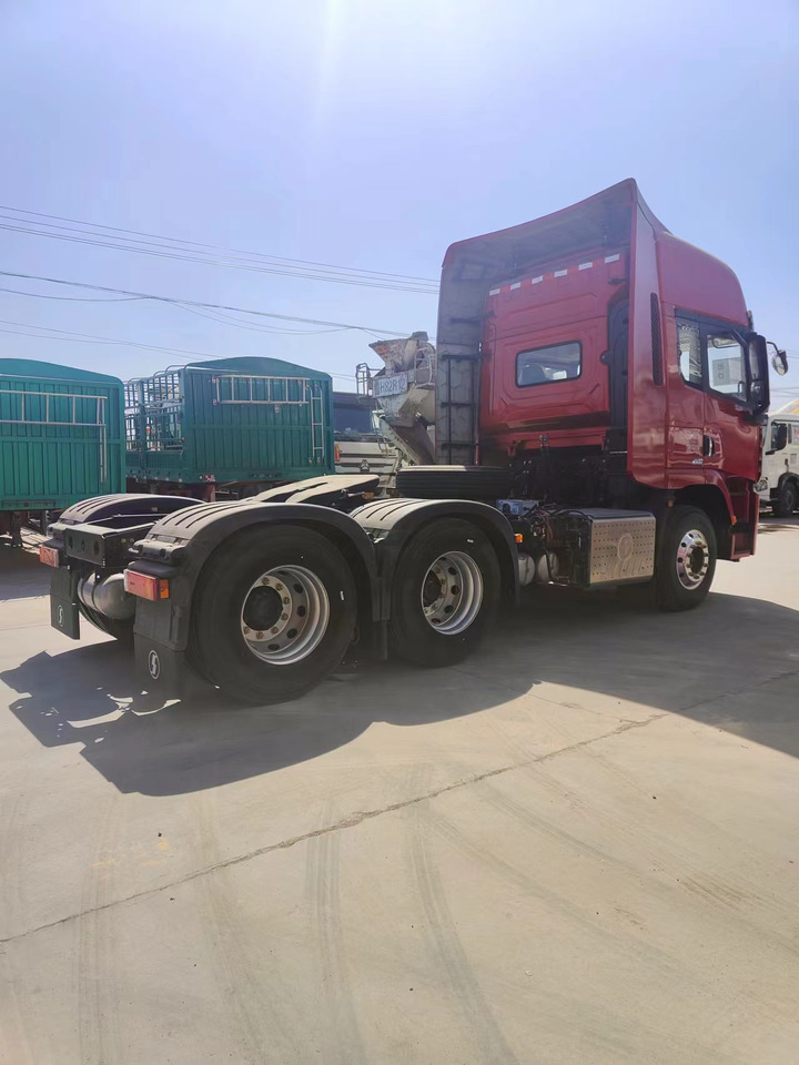 SINOTRUK Delong X5000 6X4 Automatic Tractor - Cabeza tractora: foto 5 SINOTRUK Delong X5000 6X4 Automatic Tractor - Cabeza tractora: foto 5