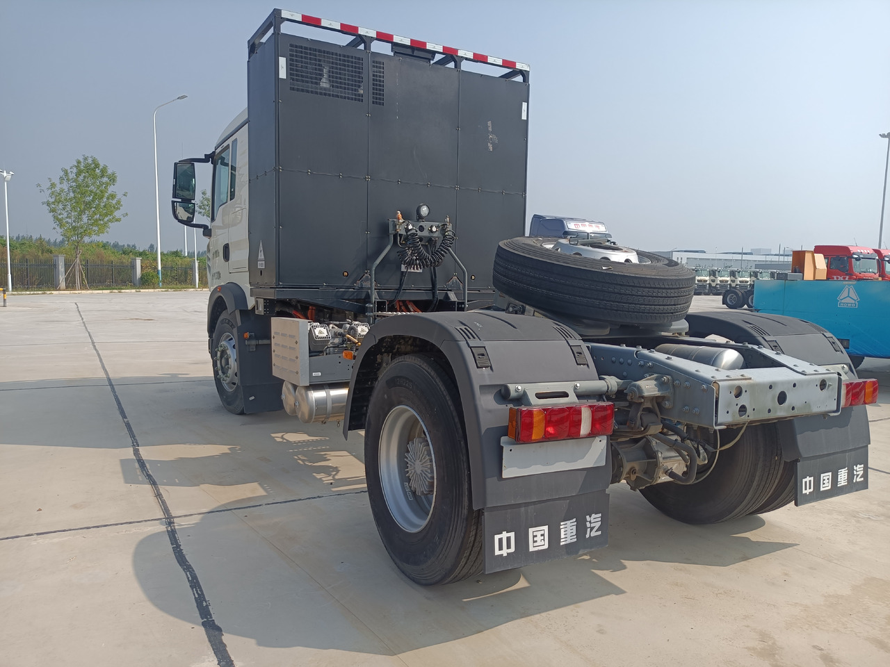 SINOTRUK HOWO TX 4x2 E-Tractor Unit Zero Emission Maximum Profit - Cabeza tractora: foto 4 SINOTRUK HOWO TX 4x2 E-Tractor Unit Zero Emission Maximum Profit - Cabeza tractora: foto 4