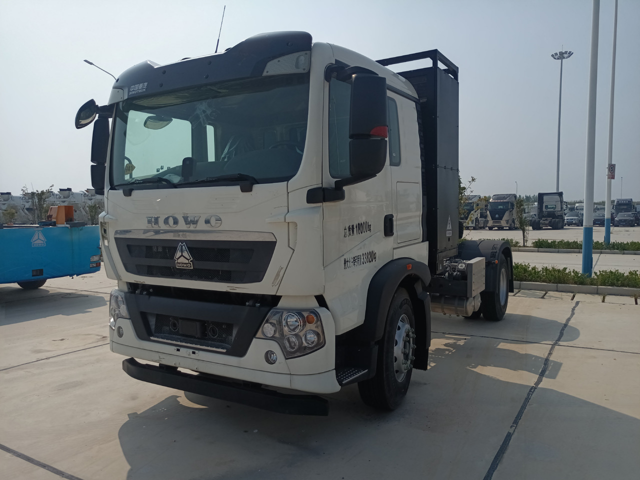 SINOTRUK HOWO TX 4x2 E-Tractor Unit Zero Emission Maximum Profit - Cabeza tractora: foto 1 SINOTRUK HOWO TX 4x2 E-Tractor Unit Zero Emission Maximum Profit - Cabeza tractora: foto 1