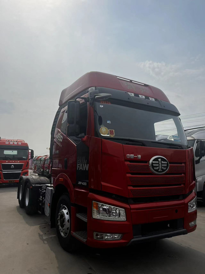 SINOTRUK Tractor Unit J6P 6X4 Manual Transmission New - Cabeza tractora: foto 3 SINOTRUK Tractor Unit J6P 6X4 Manual Transmission New - Cabeza tractora: foto 3