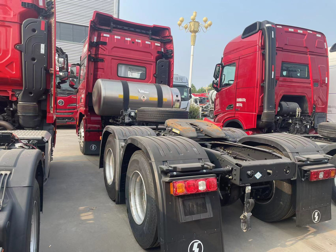 SINOTRUK X5000 6X4 Tractor Unit with Automatic Transmission - Cabeza tractora: foto 4 SINOTRUK X5000 6X4 Tractor Unit with Automatic Transmission - Cabeza tractora: foto 4