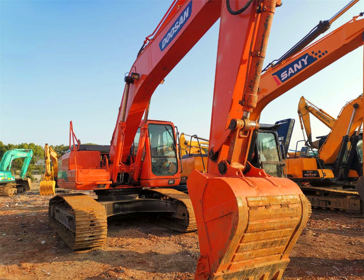 DOOSAN Crawler Excavator DH225 Click Here for Discount - Excavadora de cadenas: foto 1 DOOSAN Crawler Excavator DH225 Click Here for Discount - Excavadora de cadenas: foto 1
