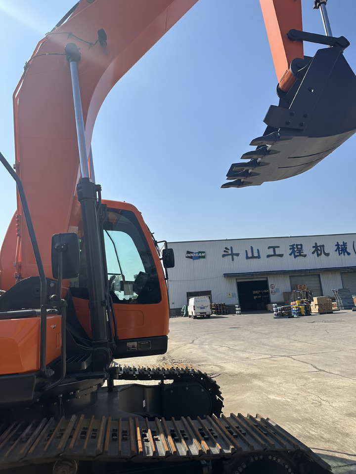 Excavadora de cadenas nuevo DOOSAN DX205  Crawler excavator Good condition: foto 6