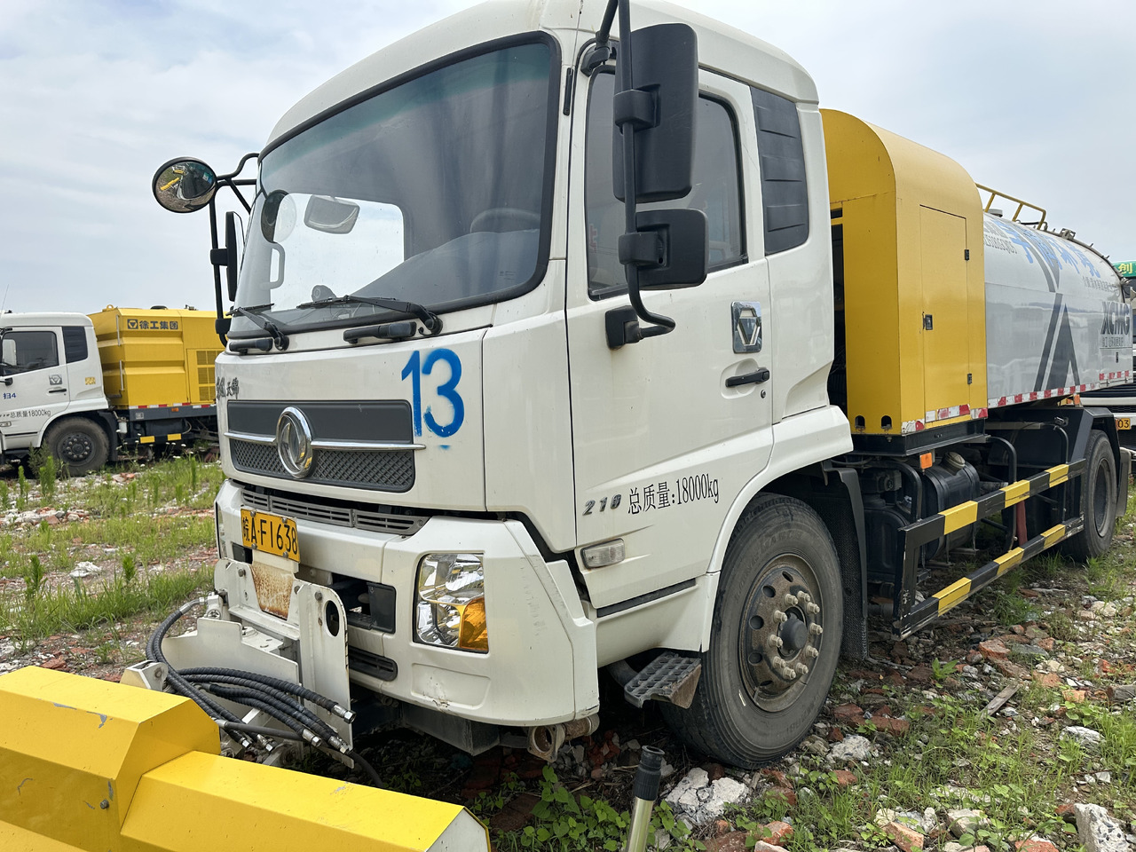 Dongfeng Large Vacuum Suction Truck - Limpieza de alcantarillado: foto 5 Dongfeng Large Vacuum Suction Truck - Limpieza de alcantarillado: foto 5