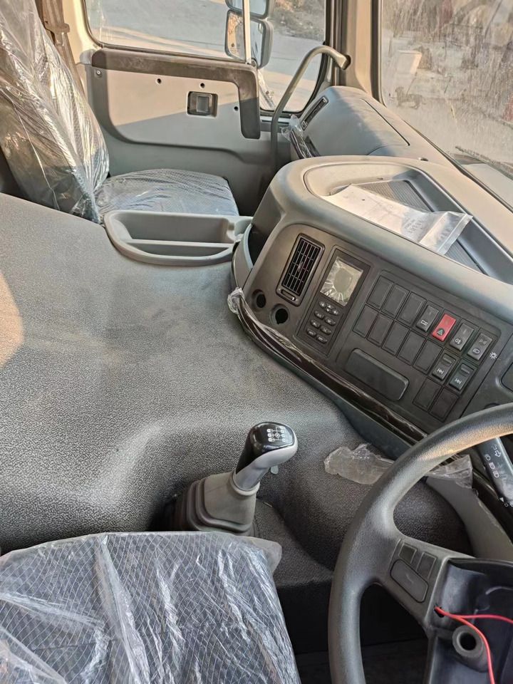 HOWO 375Dump Truck Right-Hand Drive - Volquete camión: foto 3 HOWO 375Dump Truck Right-Hand Drive - Volquete camión: foto 3