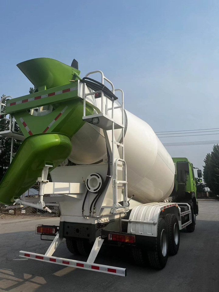HOWO Cement Mixer Truck 6*4 - Camión hormigonera: foto 4 HOWO Cement Mixer Truck 6*4 - Camión hormigonera: foto 4