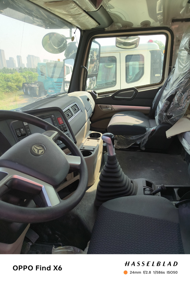 HOWO HaoHan N5G Cement Mixer Truck - Camión hormigonera: foto 5 HOWO HaoHan N5G Cement Mixer Truck - Camión hormigonera: foto 5