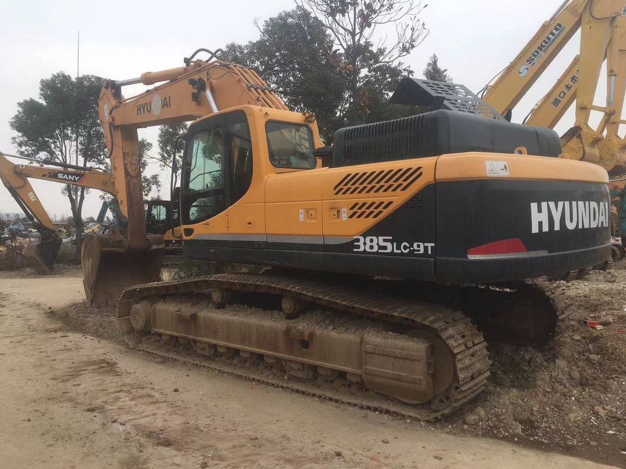 HYUNDAI R385 - Excavadora de ruedas: foto 1 HYUNDAI R385 - Excavadora de ruedas: foto 1