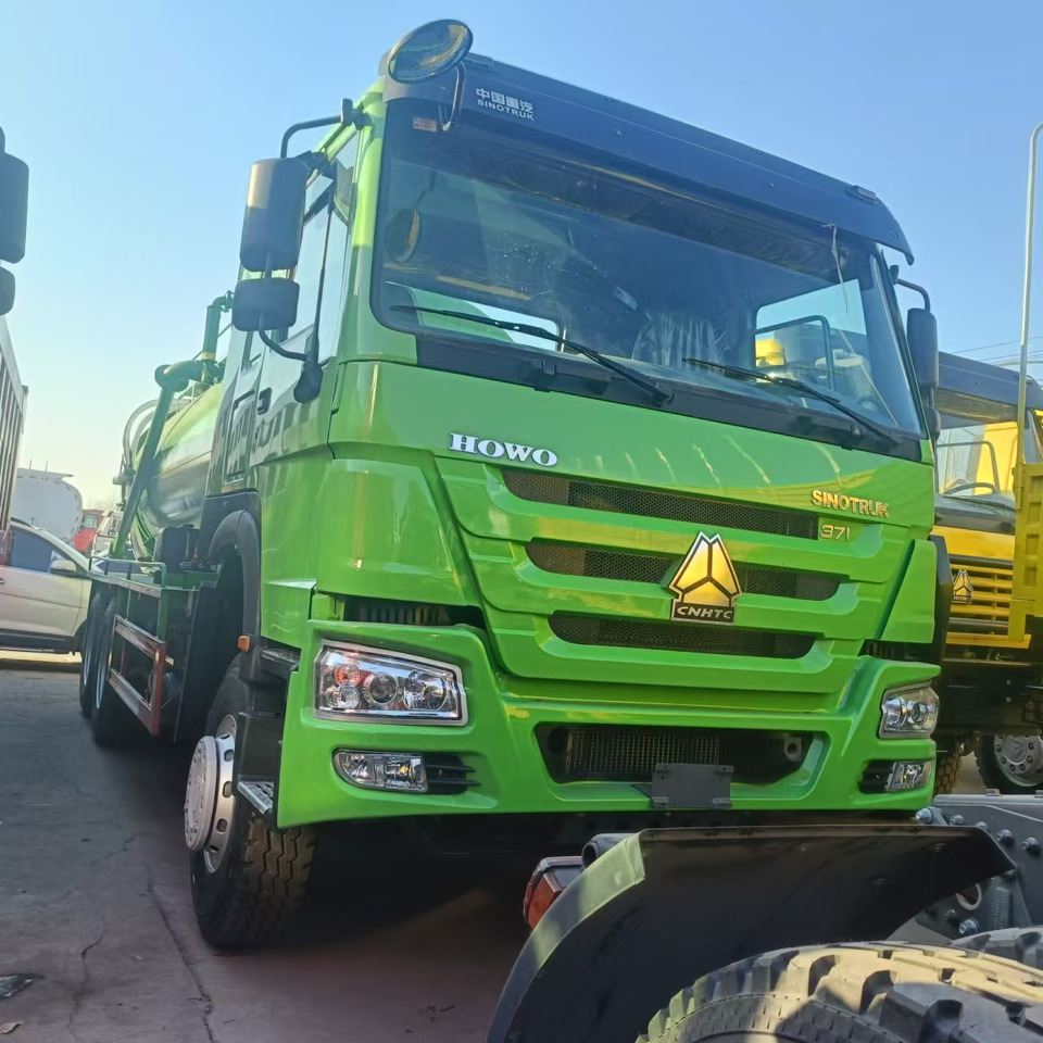 SINOTRUK HOWO Sewage Suction Truck 6*4 Click Here for Discount - Limpieza de alcantarillado: foto 1 SINOTRUK HOWO Sewage Suction Truck 6*4 Click Here for Discount - Limpieza de alcantarillado: foto 1