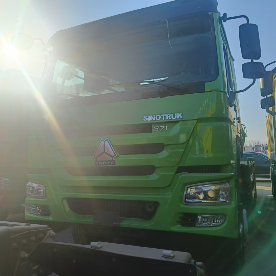 SINOTRUK HOWO Sewage Suction Truck 6*4 Click Here for Discount - Limpieza de alcantarillado: foto 4 SINOTRUK HOWO Sewage Suction Truck 6*4 Click Here for Discount - Limpieza de alcantarillado: foto 4