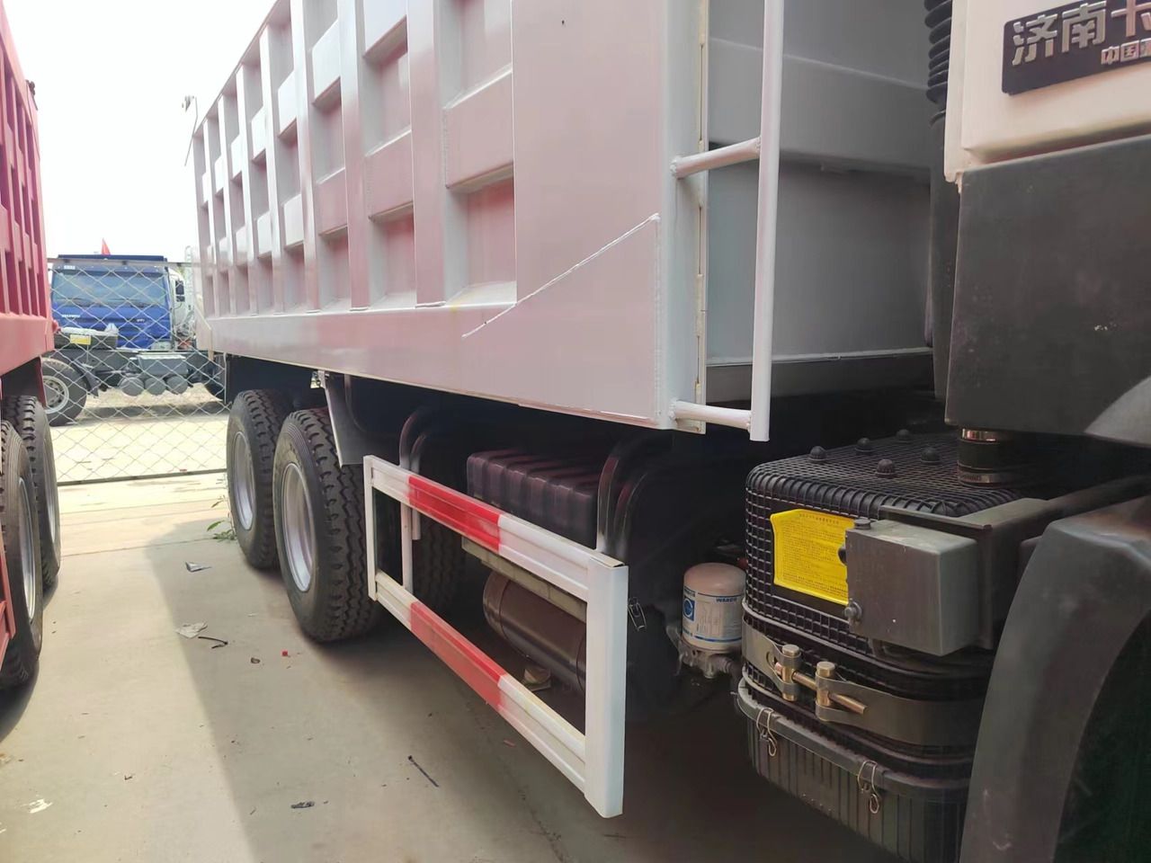 Volquete camión Sino HOWO 6x4 Dump Truck Click for Discount: foto 6 Volquete camión Sino HOWO 6x4 Dump Truck Click for Discount: foto 6