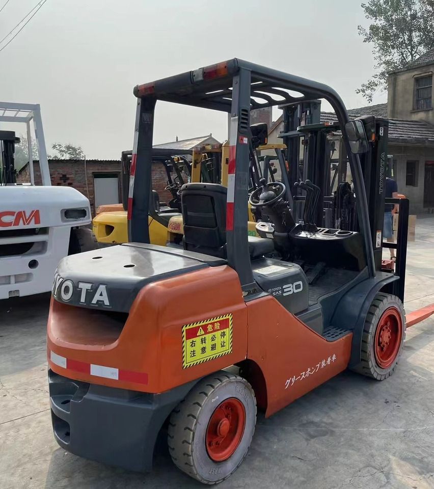 TOYOTA 3Ton Forklift Click for Discount - Carretilla elevadora diésel: foto 1 TOYOTA 3Ton Forklift Click for Discount - Carretilla elevadora diésel: foto 1