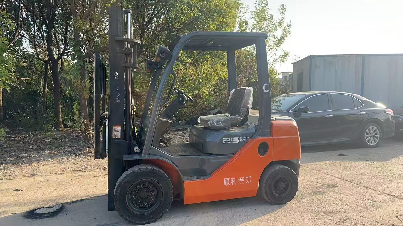 TOYOTA 8FD25 Forklift 2.5T 24Year Click for Discount - Carretilla elevadora diésel: foto 1 TOYOTA 8FD25 Forklift 2.5T 24Year Click for Discount - Carretilla elevadora diésel: foto 1