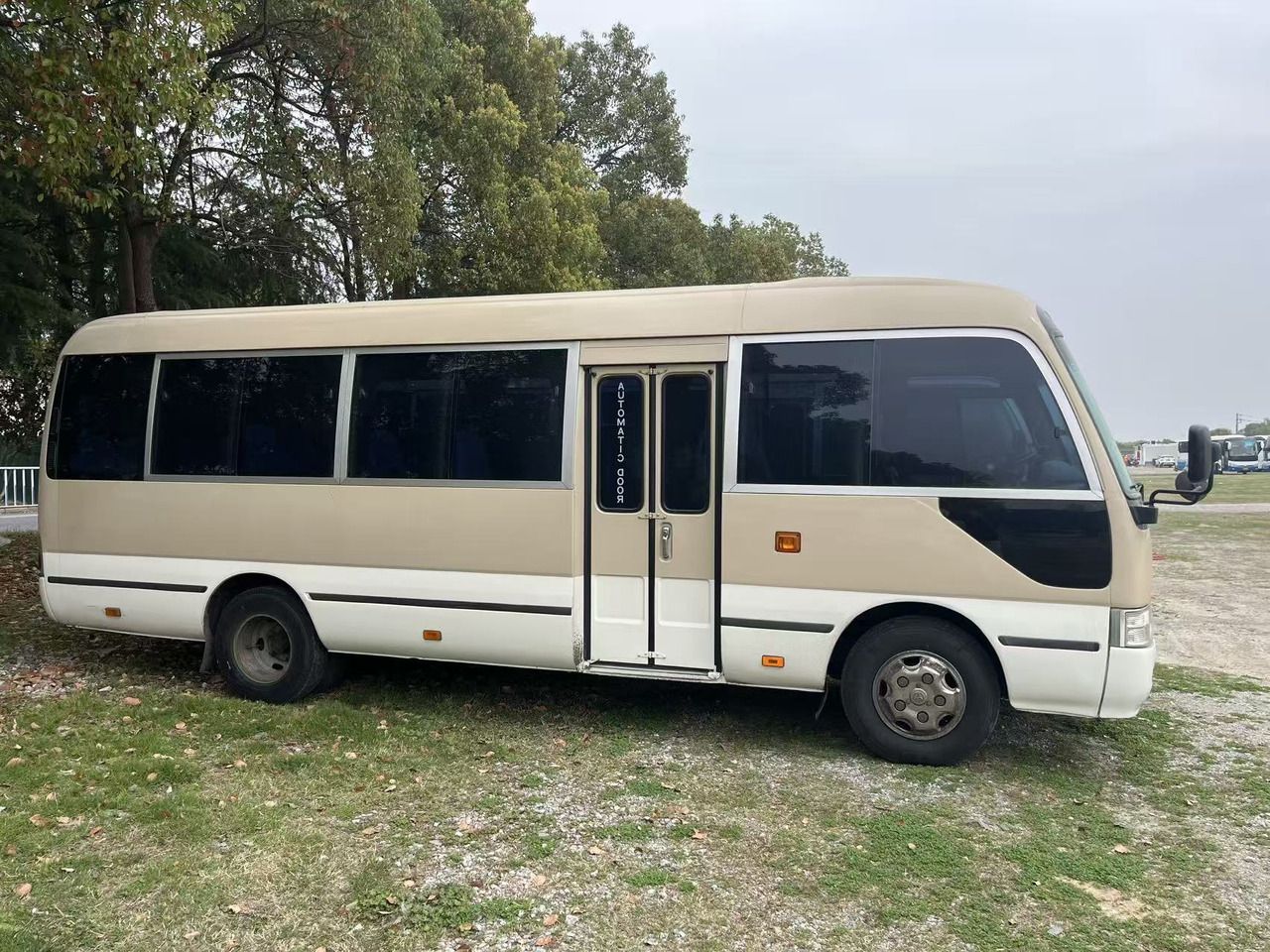 TOYOTA Coaster 1HZ Engine 2015Year Click for Discount - Autocar: foto 3 TOYOTA Coaster 1HZ Engine 2015Year Click for Discount - Autocar: foto 3