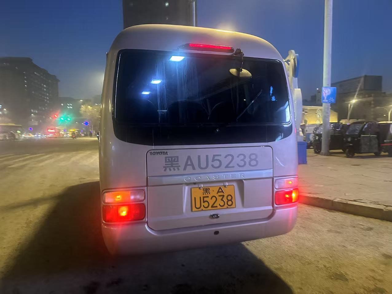 Minibús, Furgoneta de pasajeros TOYOTA Coaster: foto 7 Minibús, Furgoneta de pasajeros TOYOTA Coaster: foto 7