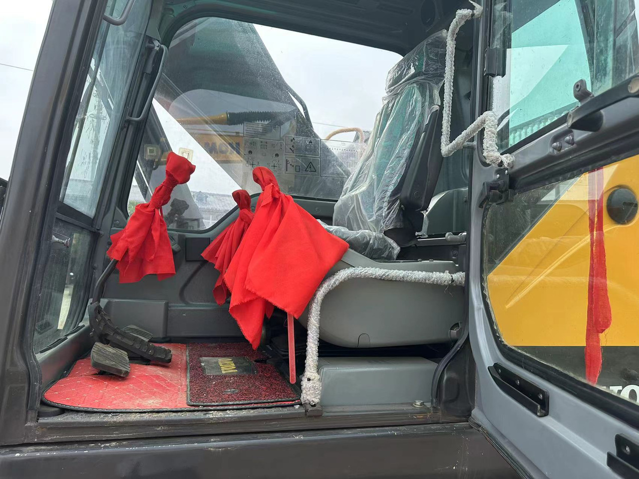 VOLVO Excavator EC240D Cilck for Discount - Excavadora: foto 4 VOLVO Excavator EC240D Cilck for Discount - Excavadora: foto 4