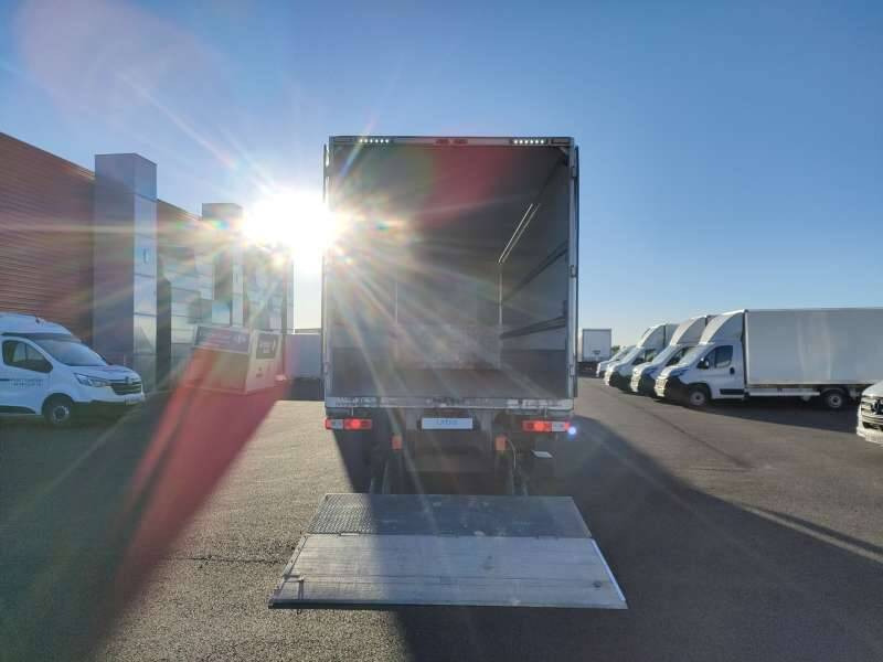 Camion Porteur 19 TONNES 280 CV HAYON 2 PORTES AR - Camión caja cerrada: foto 5 Camion Porteur 19 TONNES 280 CV HAYON 2 PORTES AR - Camión caja cerrada: foto 5