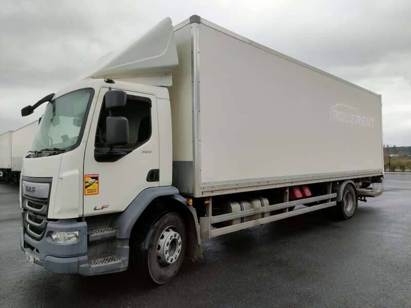 Camion Porteur 19 TONNES 320 CV HAYON 2 PORTES AR - Camión caja cerrada: foto 2 Camion Porteur 19 TONNES 320 CV HAYON 2 PORTES AR - Camión caja cerrada: foto 2